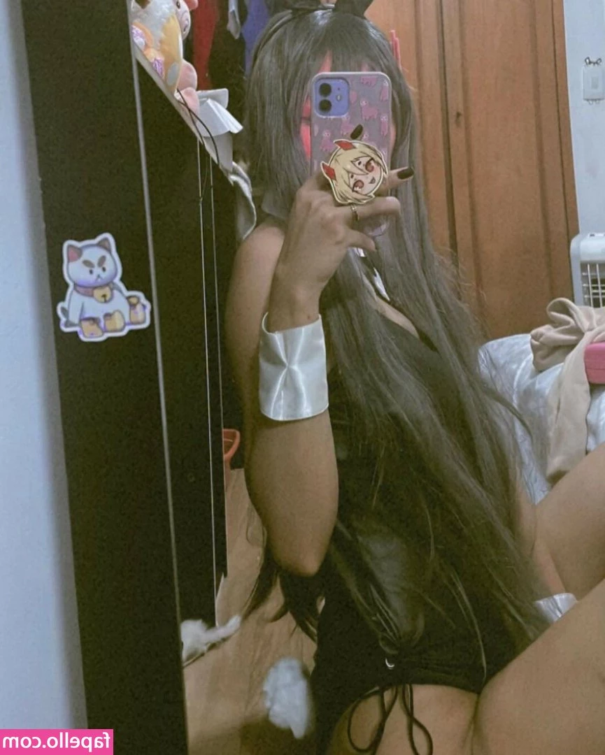notLisanna - I m all collared with no one to pull my leash