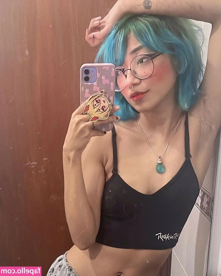 notLisanna - I have a fat ass   𝑾𝒐𝒖𝒍𝒅 𝒍𝒐𝒗𝒆 𝒕𝒐