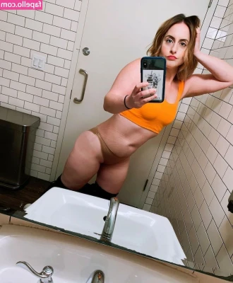 Corinne Fisher [ corinne-fisher ] - Goodmorning 🔥 like my last 100 post and get a free video 😍