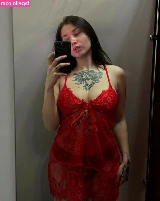 Kathie - Good morning Playmates🥰 I can’t decide what to wear. Help me