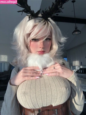 ymi22 [ ymi22-7 ] - Don’t forget, I’ll be doing a live show for my birthday 💕