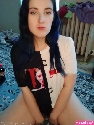 glitterbby21 - Hard watching porn
