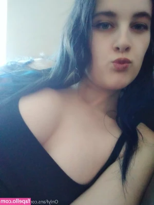 glitterbby21 - BJ with a toy    do you like