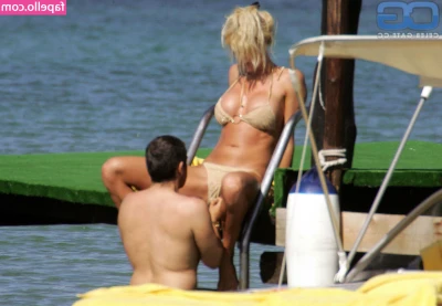 Victoria Silvsted [ victoria-silvsted ] - Here's a little reminder that we all need to love ourselves and our