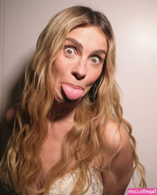 Carolina Dieckmann [ carolina-dieckmann ] - 👑 I am the princess of naps 👑
