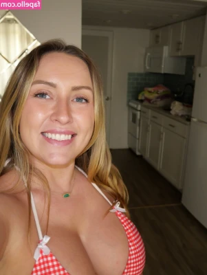 Amanda Mccollum [ amanda-mccollum ] - lots of lil teasing vids lol enjoy