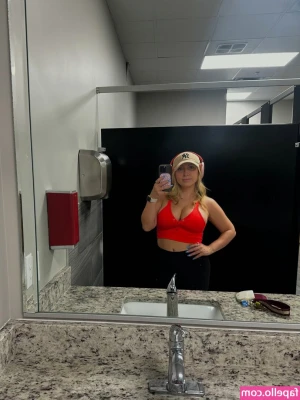 Amanda Mccollum [ amanda-mccollum ] - Get up close and personal 😘