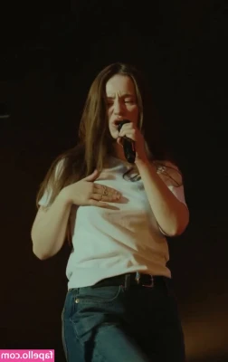 Sigrid - making some new content for u tmw!!! in the mean time, watch me hump