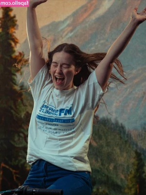 Sigrid - Would you like to cop a feel? 🤍
