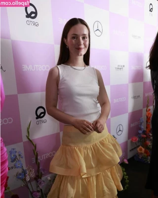 Sigrid - Let s see how long I can keep my plug in today