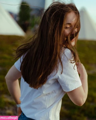 Sigrid - Add a lil joy to your day