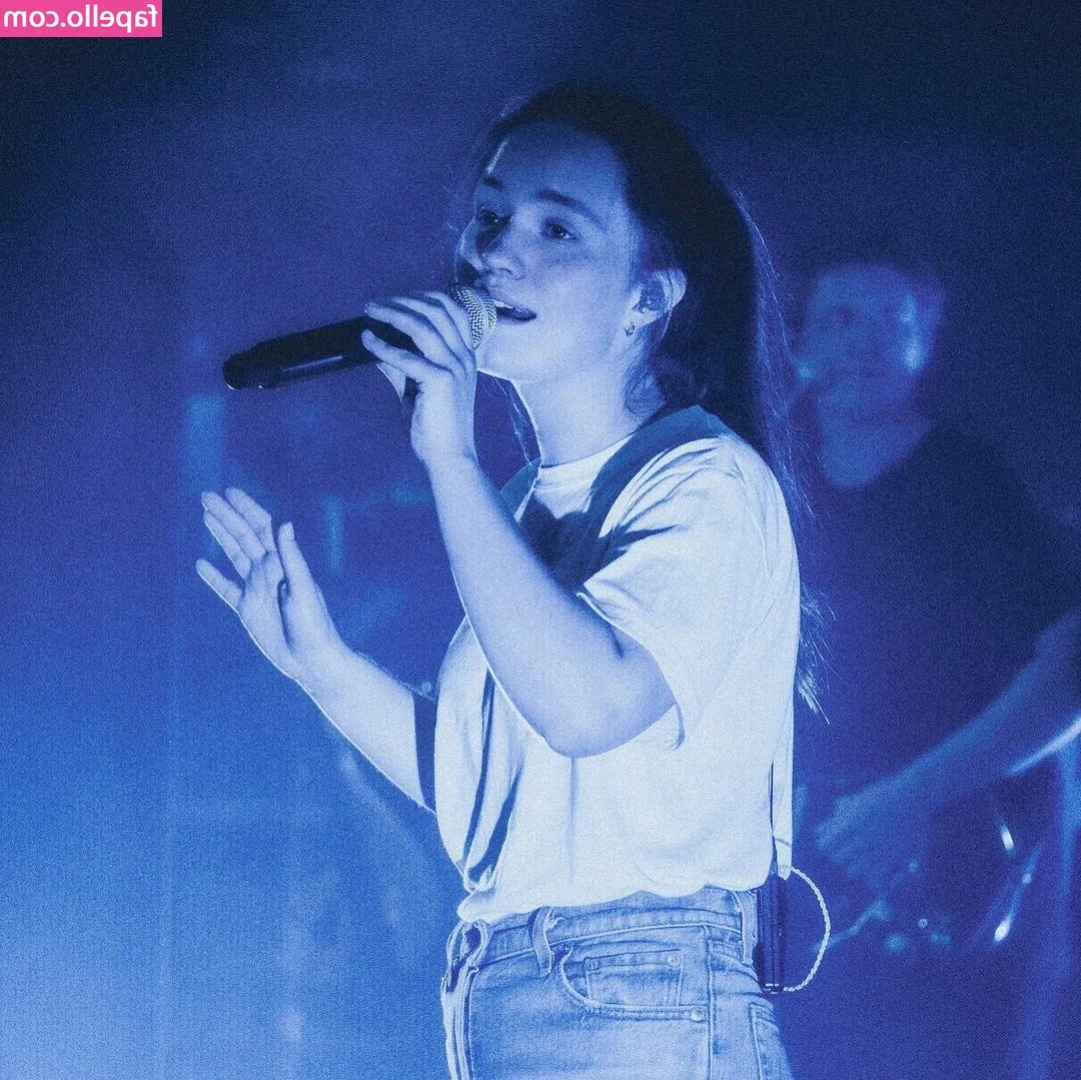 Sigrid - Dessous  amp  Nylon Love
