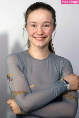 Sigrid - Unlock the photo to see my topless just woke up