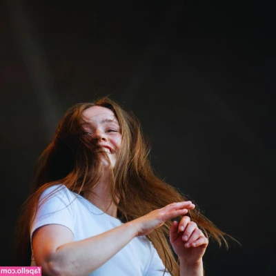 Sigrid - Let us massage your cock for you baby 😏💋 . . What throwback do