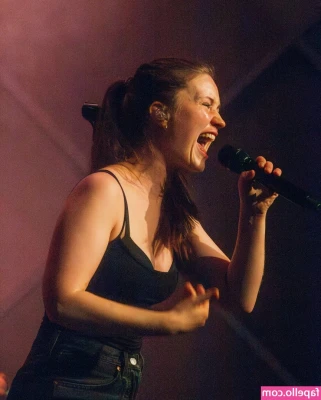 Sigrid - Happy girls get loads on their faces 💦😝