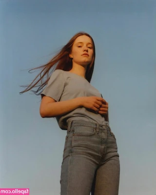 Sigrid - How many of you guys bought the handjob video are excited about the