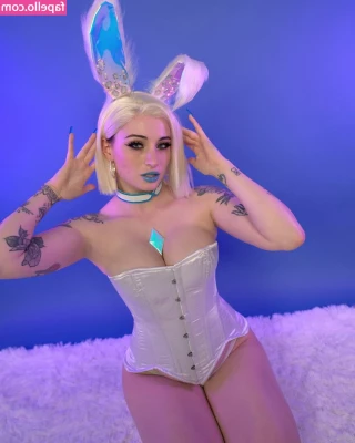 Kayla Erin [ kayla-erin ] - ¿Seguimos viendo la sesión deportiva..?😏