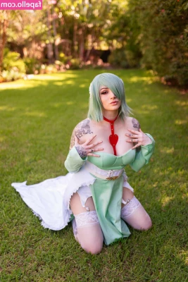 Kayla Erin [ kayla-erin ] - I ve got the perfect places to keep your hands warm