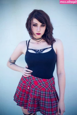 Kayla Erin [ kayla-erin ] - Make sure you dont miss what i just dropped in your dms right now 🥵