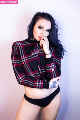 Kayla Erin [ kayla-erin ] - If you haven t met my friend  amaliax666 -- well  you probably should