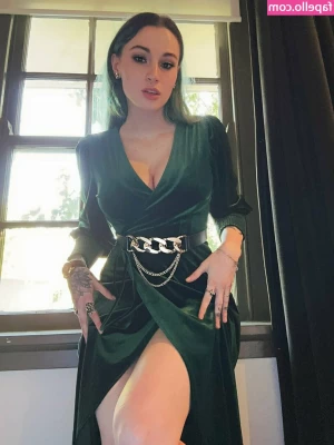 Kayla Erin [ kayla-erin ] - Daddy give me a HARD reason to touch myself
