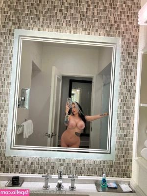 Cubbixoxo [ cubbixoxo-1 ] - How much do you want to be in that sexy body