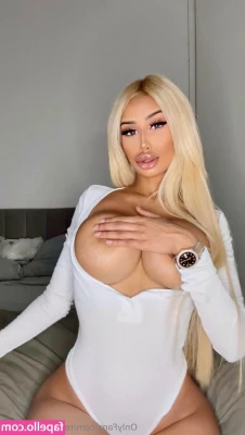 realshylachandx - Woke up to my pussy already knowing it s Fuckmefriday   would you put