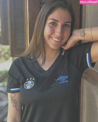 Laura Bestetti [ laura-bestetti ] - Happy days! It’s steak Friday!! 🥩🥩🥩