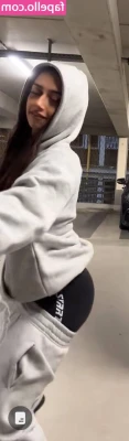 Asaliraniii - Spank me 💕  Would you like some gym vids of me growing my ass for