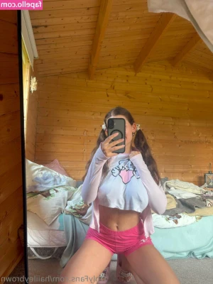 haiileybrown - Winter 🐱 Red Microbikini Selfies ❤️ Thinking about releasing