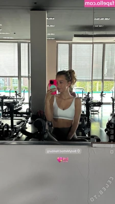 Louisa Laureen [ louisa-laureen ] - where did you usually cum at?💦 here? 🥰