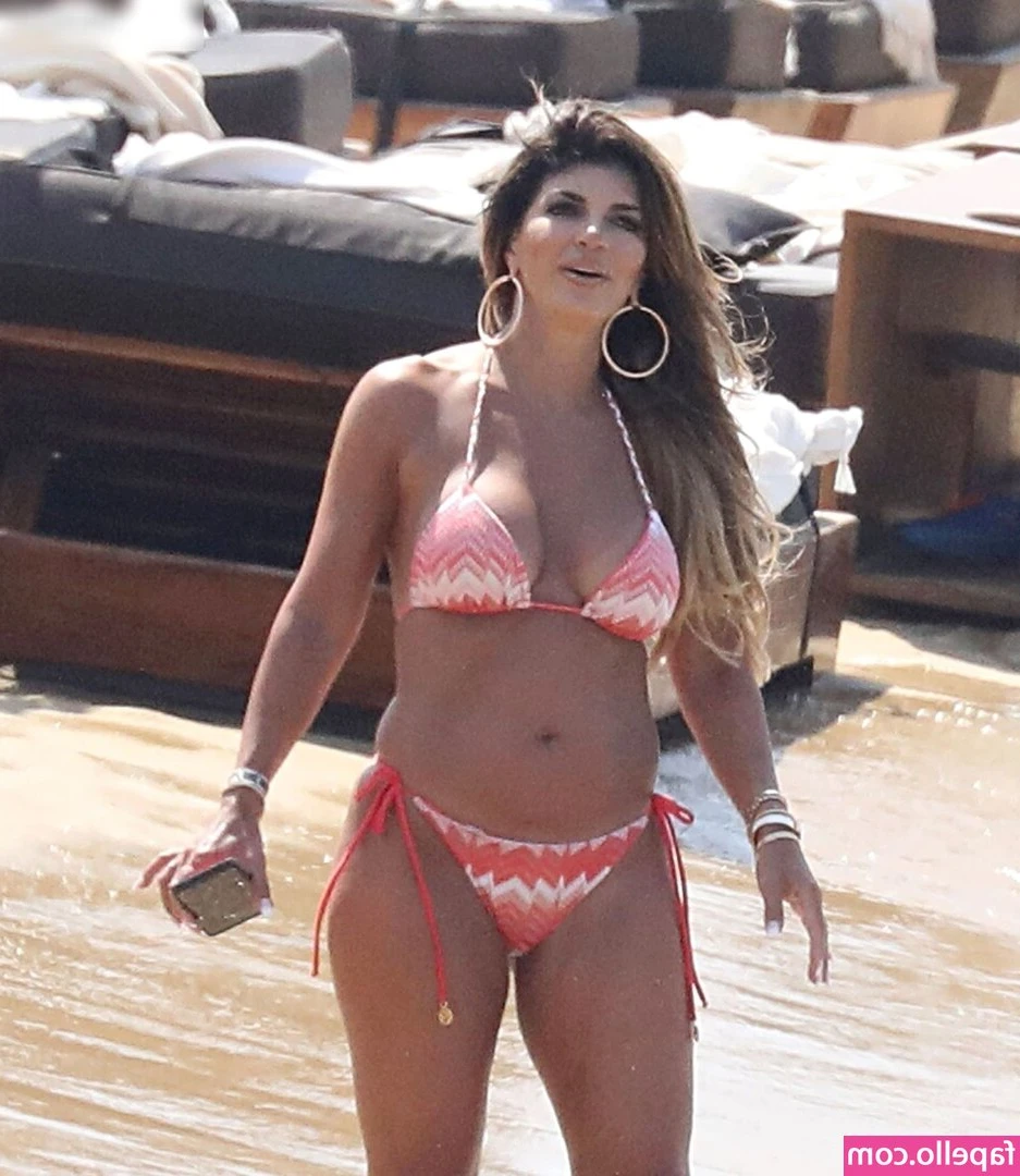 Teresa Giudice [ teresa-giudice ] - I have fun making polls 😂  Tell me... what type of new content do
