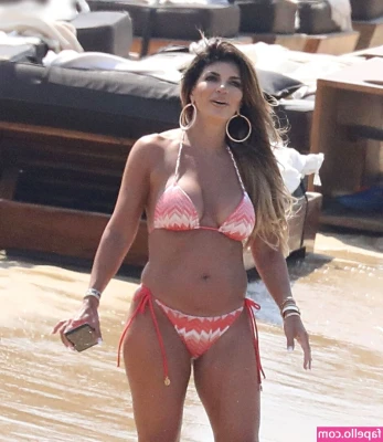 Teresa Giudice [ teresa-giudice ] - I have fun making polls 😂  Tell me... what type of new content do