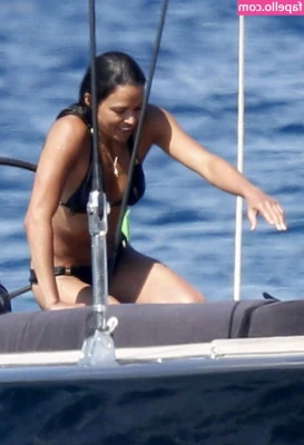 Michelle Rodríguez [ michelle-rodrguez ] - Looking for a sugar daddy 💫