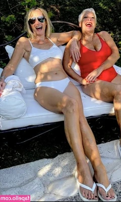 Carol McGiffin [ carol-mcgiffin ] - If I go to a public bathroom and I don’t take a titty pic, did I