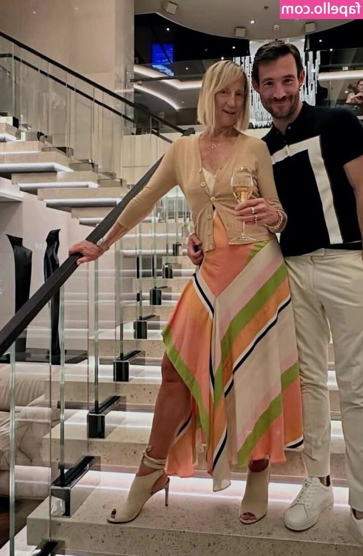 Carol McGiffin [ carol-mcgiffin ] - Hey guys here’s a reminder that the content from here, stays on