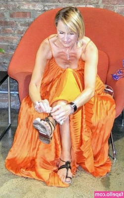 Carol McGiffin [ carol-mcgiffin ] - CUM have your breakfast before it gest cold 👅😈