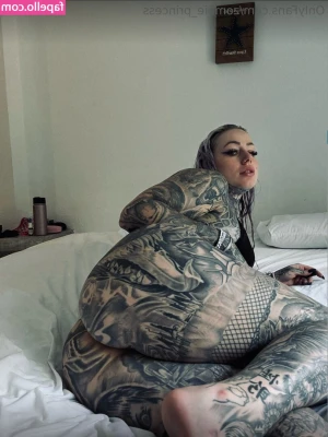 Zombieprinzessin - 🥹 before the hott mom disguise comes on…would you still fuck me