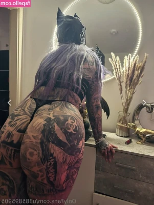 Zombieprinzessin - Would you scrub my back for me? 😘 Want to see more? I just sent a