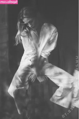Edita Vilkeviciute [ edita-vilkeviciute ] - Hope all my lovely pervs had a wonderful day! Check your DMs to