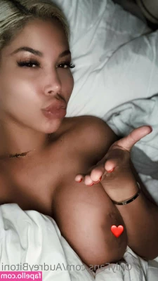 audreybitoni - What time is the best time to do LIVES for you guys on sundays
