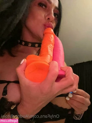 audreybitoni - Jerk for my finger  goon