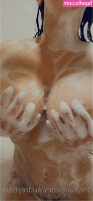 audreybitoni - On a side note, I need my coochie licked lovingly 🥺