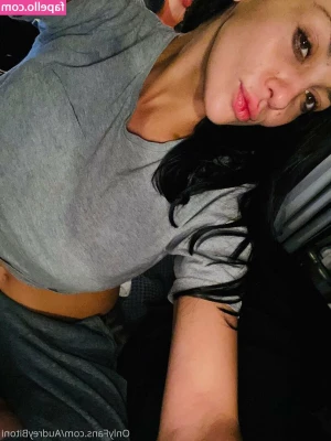 audreybitoni - Er ikke et smil sykt sexy     StudentNorwayVIP