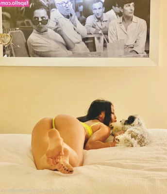 audreybitoni - Happy sunday babes😍😝