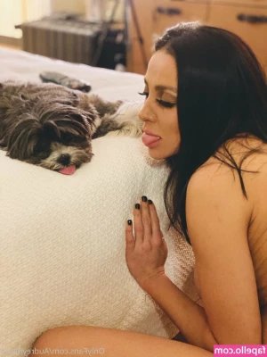 audreybitoni - throwback to when my hair wasn t pink   What do you like better