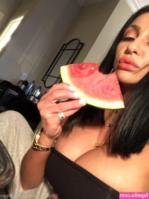 audreybitoni - Cannot wait till my belly outgrows my boobs!