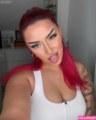 kurdischeperle46 - uh oh! i forgot panties 😱