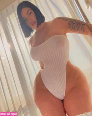 Isabella Valentine [ isabella-valentine ] - While I was at the pool today!