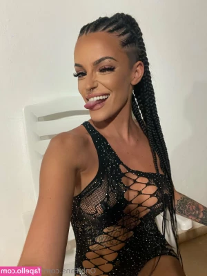 lafaraona2 - i would like to play now and make all around happy hard and horny   i